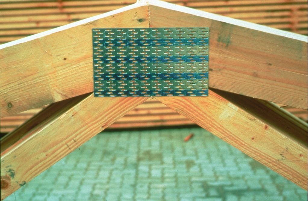 09 Punched metal plate...